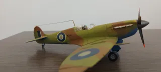Maqueta Spitfire Mk Vb Trop 1:48