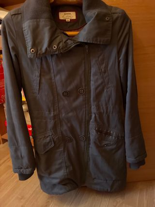 Abrigo Bershka verde militar