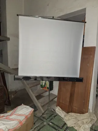 Pantalla de proyección enrollable