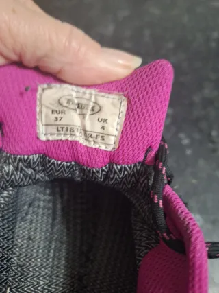 TALLA PARA 38 .Le falta la plantilla .Deportivas m