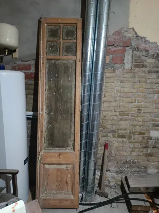 2 Puertas antiguas años 20 de madera y cristal.