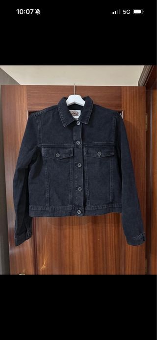 Cazadora vaquera negra con Tweety