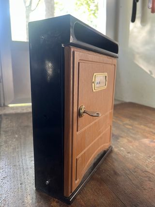 Buzón de cartas madera y metal