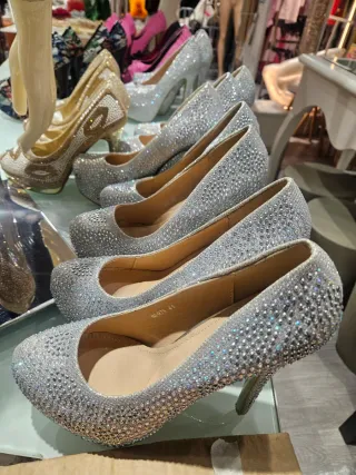 NUEVOS! Zapatos de fiesta, varias tallas.