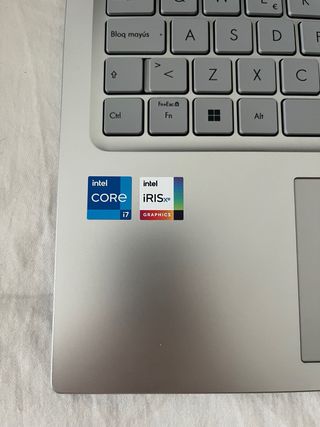 Asus Vivobook 15.6” i7/16GB/1T