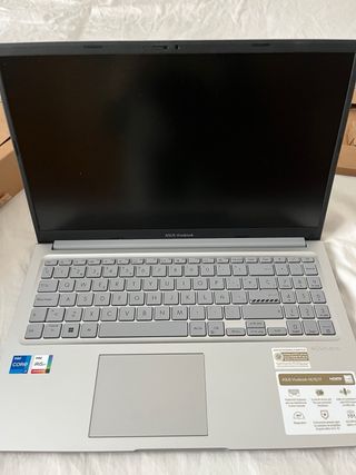 Asus Vivobook 15.6” i7/16GB/1T