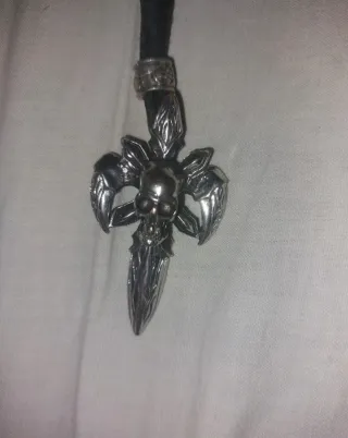 Collana teschio dark con corda