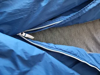 Chaqueta azul hombre con capucha