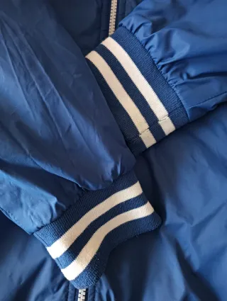 Chaqueta azul hombre con capucha