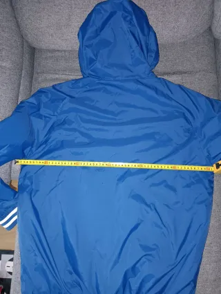 Chaqueta azul hombre con capucha