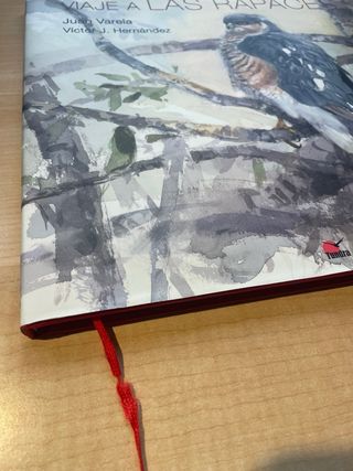 Colección de libros sobre aves.