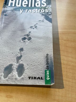 Colección de libros sobre aves.