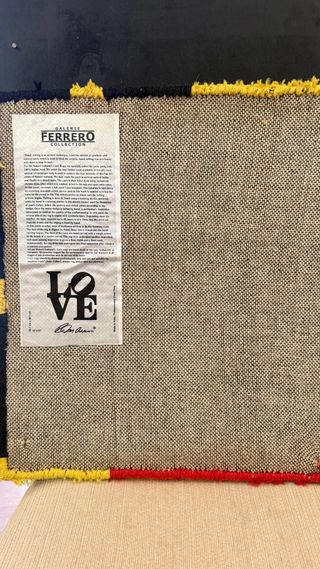 Tapete decorativo “ LOVE “ Robert Indiana