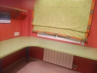 Escritorio y estanterías juvenil madera