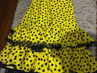 TRAJE DE SEVILLANA amarillo y negro