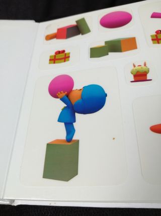 Pocoyó cumpleaños d Elly:Libro adhesivos y colores