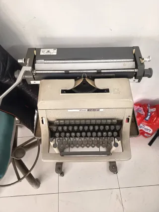 Olivetti Línea 90 Máquina de Escribir