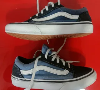 Zapatillas niño Vans. Talla: 34