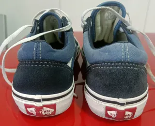 Zapatillas niño Vans. Talla: 34