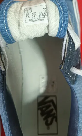 Zapatillas niño Vans. Talla: 34