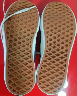 Zapatillas niño Vans. Talla: 34