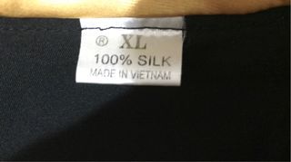 Vestido estilo asiático negro y dorado