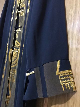 Vestido estilo asiático negro y dorado