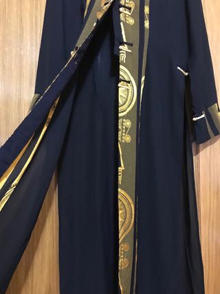 Vestido estilo asiático negro y dorado