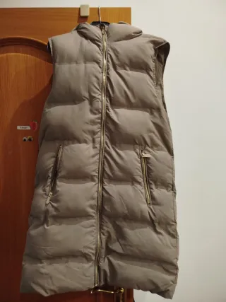 Chaleco largo acolchado Zara gris