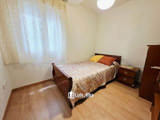 Piso en alquiler en Los Remedios en Sevilla