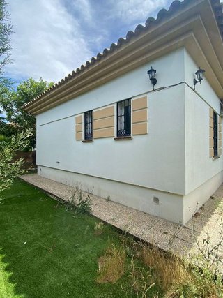 Chalet en alquiler en Montequinto en Dos Hermanas