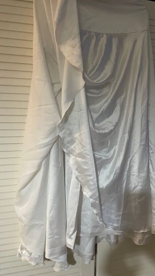 Falda larga raso blanca