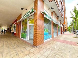 Local comercial en alquiler en San Adrián - La Cava en Logroño