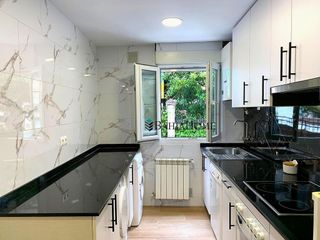 Piso en alquiler en Puerto Chico en Santander