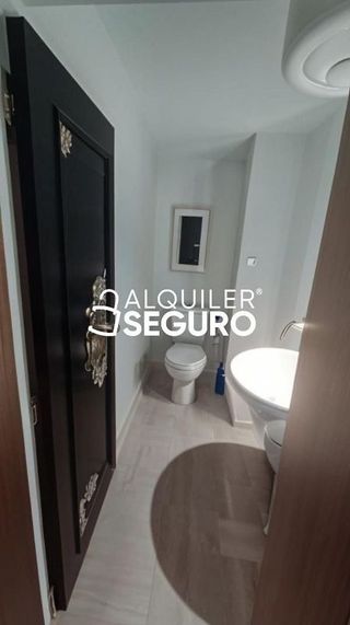 Local comercial en alquiler en Peñagrande en Madrid