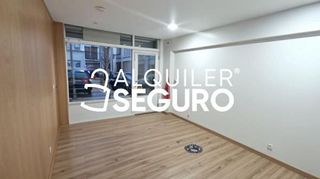 Local comercial en alquiler en Peñagrande en Madrid