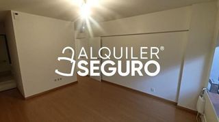 Local comercial en alquiler en Peñagrande en Madrid