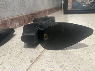 Botas altas negras de cuero