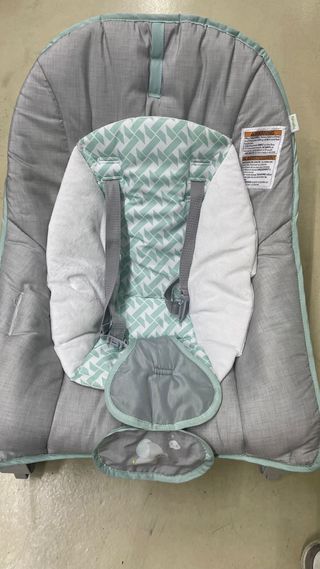 Mecedora para bebé gris y verde