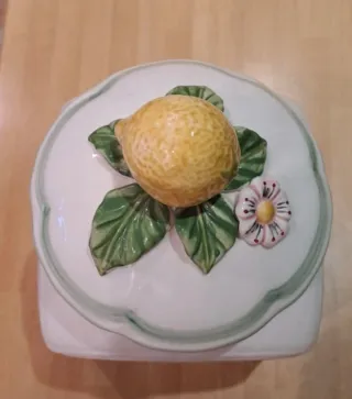Biscottiera in ceramica con limoni
