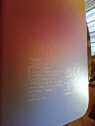 Batería Portátil Power Bank marca Primark