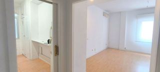 Piso en alquiler en Los Remedios en Sevilla