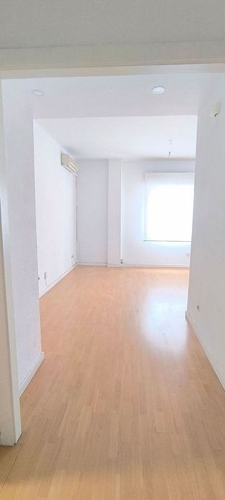 Piso en alquiler en Los Remedios en Sevilla