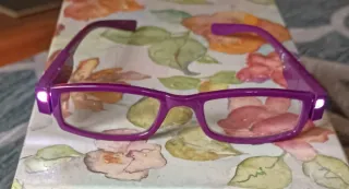 Occhiali da lettura viola con luci