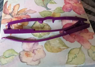 Occhiali da lettura viola con luci