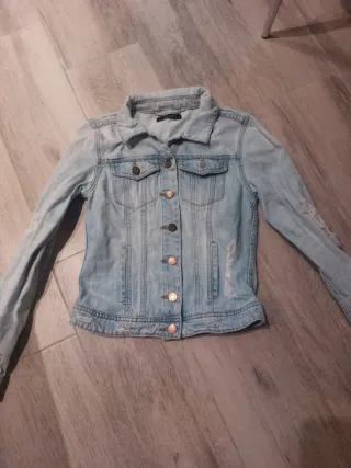 Chaqueta Vaquera Azul Desgastada