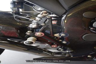 Estriberas retrasadas TRIUMPH DAYTONA 955I / 595N