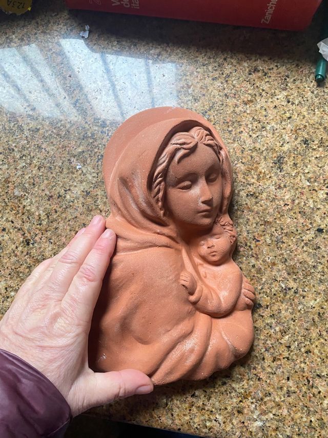 Sacra immagine in terracotta da appendere