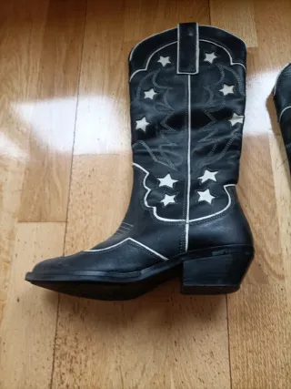 Botas camperas Zara estrellas talla 37
