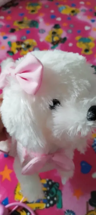 Peluche perro que camina con correa